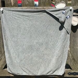 Baby Gap DISNEY BABY Gray DUMBO ELEPHANT Hooded Bath Towel 32" x 32" EUC